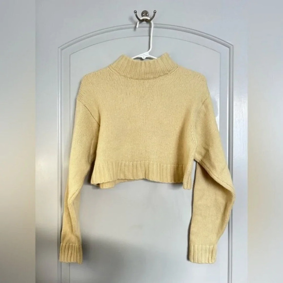 Wilfred Sweaters - Aritzia Wilfred Free Knit Chunky Cropped Sweater 100% merino wool butter yellow